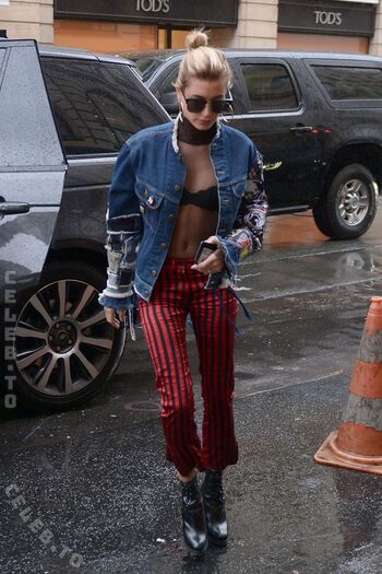 Full leaked Hailey bieber private onlyfans photo