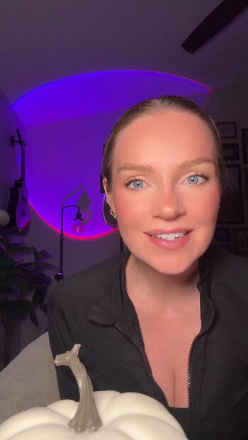 Full leaked Hailey malles private onlyfans photo