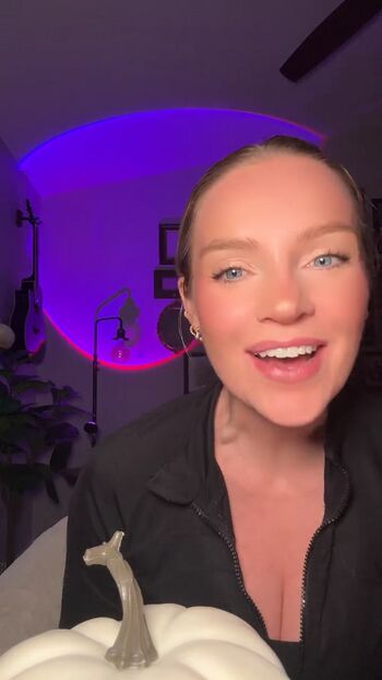 Full leaked Hailey malles private onlyfans photo