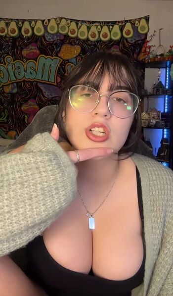 Full leaked Haileyavocad page private onlyfans photo