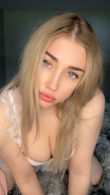 Full leaked Hailsbee  page private onlyfans photo