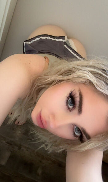 Full leaked Hailsbee  page private onlyfans photo