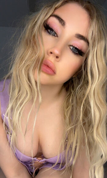 Full leaked Hailsbee  page private onlyfans photo
