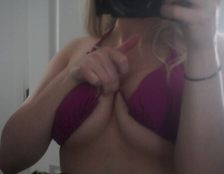 Full leaked Hailsbee  page private onlyfans photo