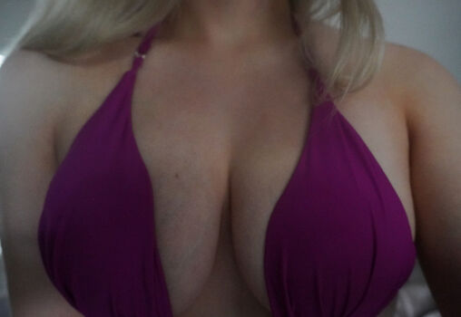 Full leaked Hailsbee  page private onlyfans photo