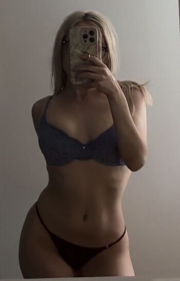 Full leaked Hailsbee  page private onlyfans photo