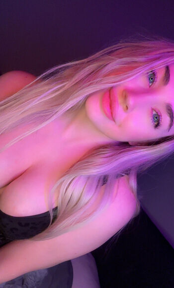 Full leaked Hailsbee page private onlyfans photo
