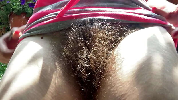 Full leaked Hairy pussy private onlyfans photo