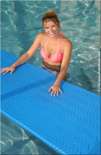 Full leaked Halee model page private onlyfans photo