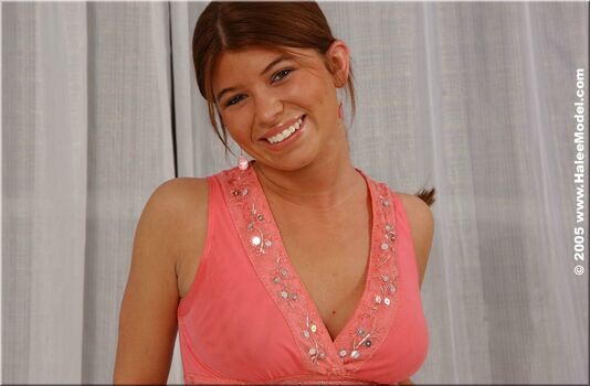 Full leaked Halee model page private onlyfans photo