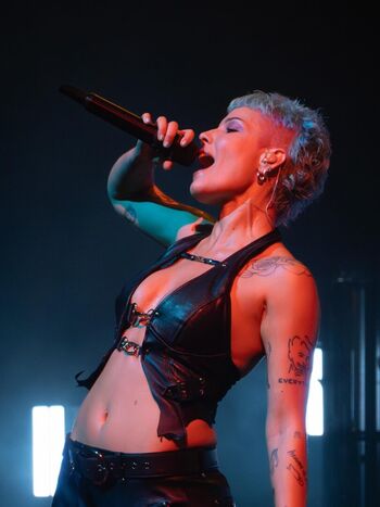 Full leaked Halsey page private onlyfans photo