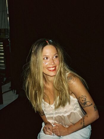 Full leaked Halsey page private onlyfans photo
