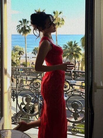 Full leaked Hande ercel page private onlyfans photo