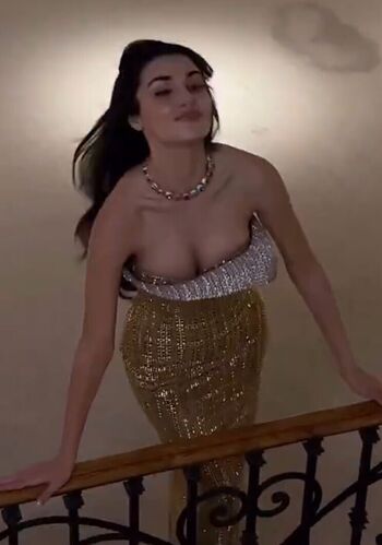 Full leaked Hande ercel private onlyfans photo