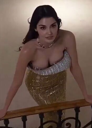 Full leaked Hande ercel private onlyfans photo