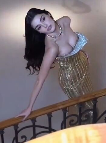 Full leaked Hande ercel private onlyfans photo