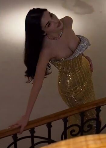 Full leaked Hande ercel private onlyfans photo