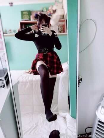 Full leaked Handrollcito private onlyfans photo