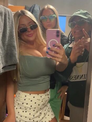 Full leaked Hannah k page private onlyfans photo