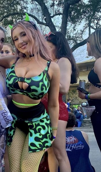 Full leaked Hannahhitchner private onlyfans photo