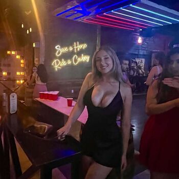 Full leaked Hannahhitchner private onlyfans photo