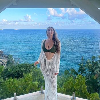 Full leaked Hannahhitchner private onlyfans photo