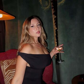 Full leaked Hannahhitchner private onlyfans photo
