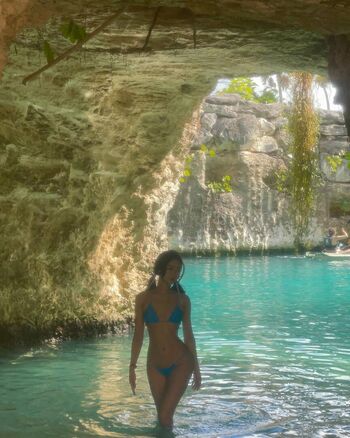 Full leaked Hannahxu private onlyfans photo