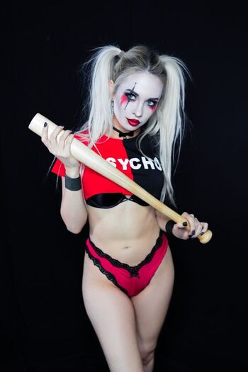 Full leaked Harley quinn cosplay page private onlyfans photo