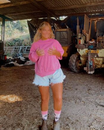 Full leaked Harrietcowan private onlyfans photo