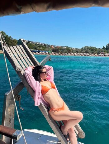 Full leaked Hazalssss private onlyfans photo
