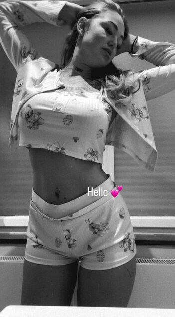 Full leaked Helenaeliart private onlyfans photo