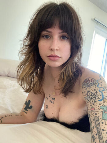 Helenfromtwitter