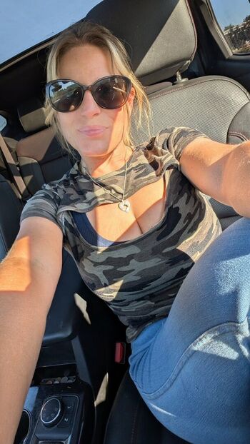 Full leaked Hellahotwife private onlyfans photo