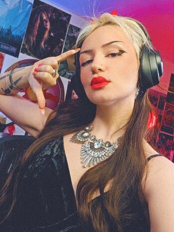 Full leaked Hellioncait private onlyfans photo