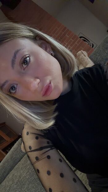 Full leaked Hello iris page private onlyfans photo