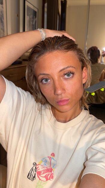 Full leaked Hello iris private onlyfans photo
