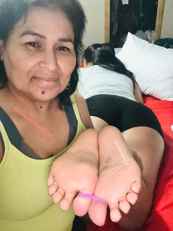 Full leaked Hellovivifeet private onlyfans photo