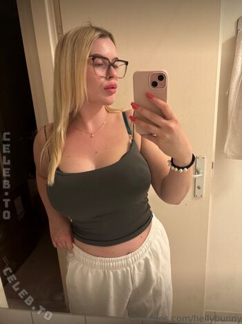 Full leaked Hellybunny private onlyfans photo