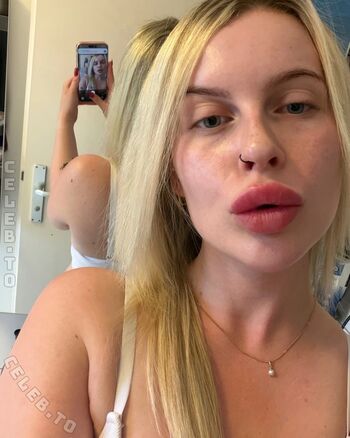 Full leaked Hellybunny private onlyfans photo