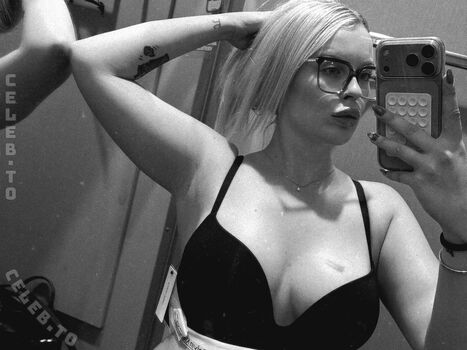 Full leaked Hellybunny private onlyfans photo