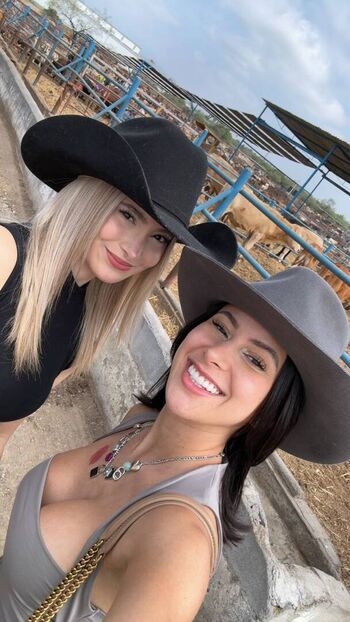 Full leaked Hermanas jm private onlyfans photo