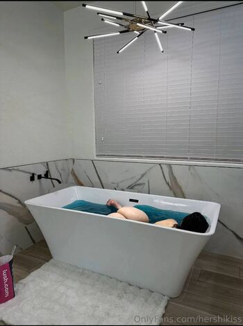 Full leaked Hershikiss private onlyfans photo