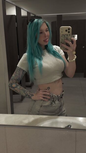 Full leaked Hey drunni private onlyfans photo