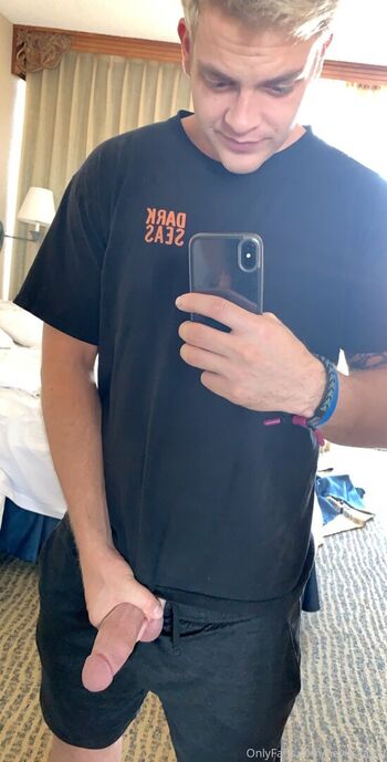 Full leaked Heyitskalen private onlyfans photo