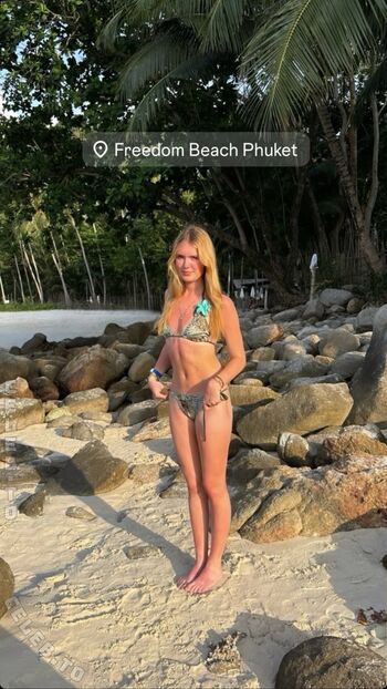 Full leaked Heylea private onlyfans photo