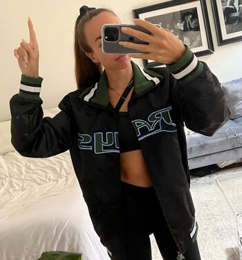 Full leaked Heymoll private onlyfans photo