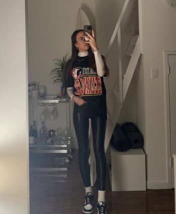 Full leaked Heymoll private onlyfans photo