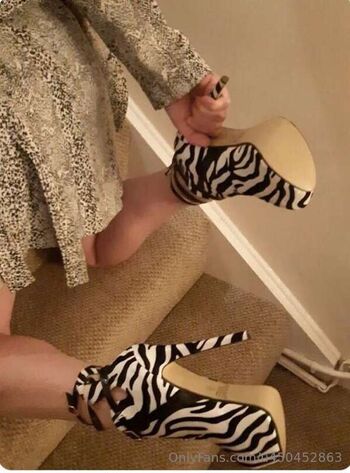Full leaked High heel gilf private onlyfans photo