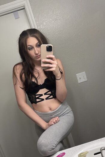 Full leaked Hiheyitsdani private onlyfans photo